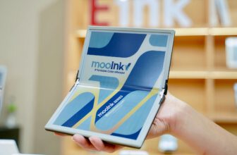 Foldable color e-readers have arrived, and the mooInk V is leading the charge