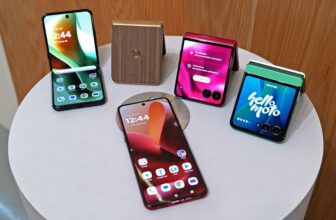 Motorola has mysteriously delayed its new Razr phones, but only for some carriers