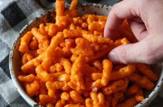 Caramel Cheetos – Cookies and Cups