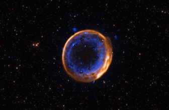 Star Meets Stunning End by Exploding Twice
