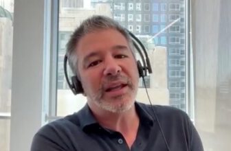 Billionaires Convince Themselves AI Is Close to Making New Scientific Discoveries