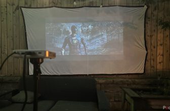 Don’t buy a battery-powered projector without knowing this