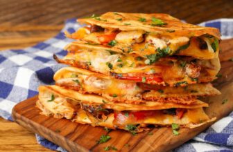 Chicken Fajita Quesadilla – Barefeet in the Kitchen